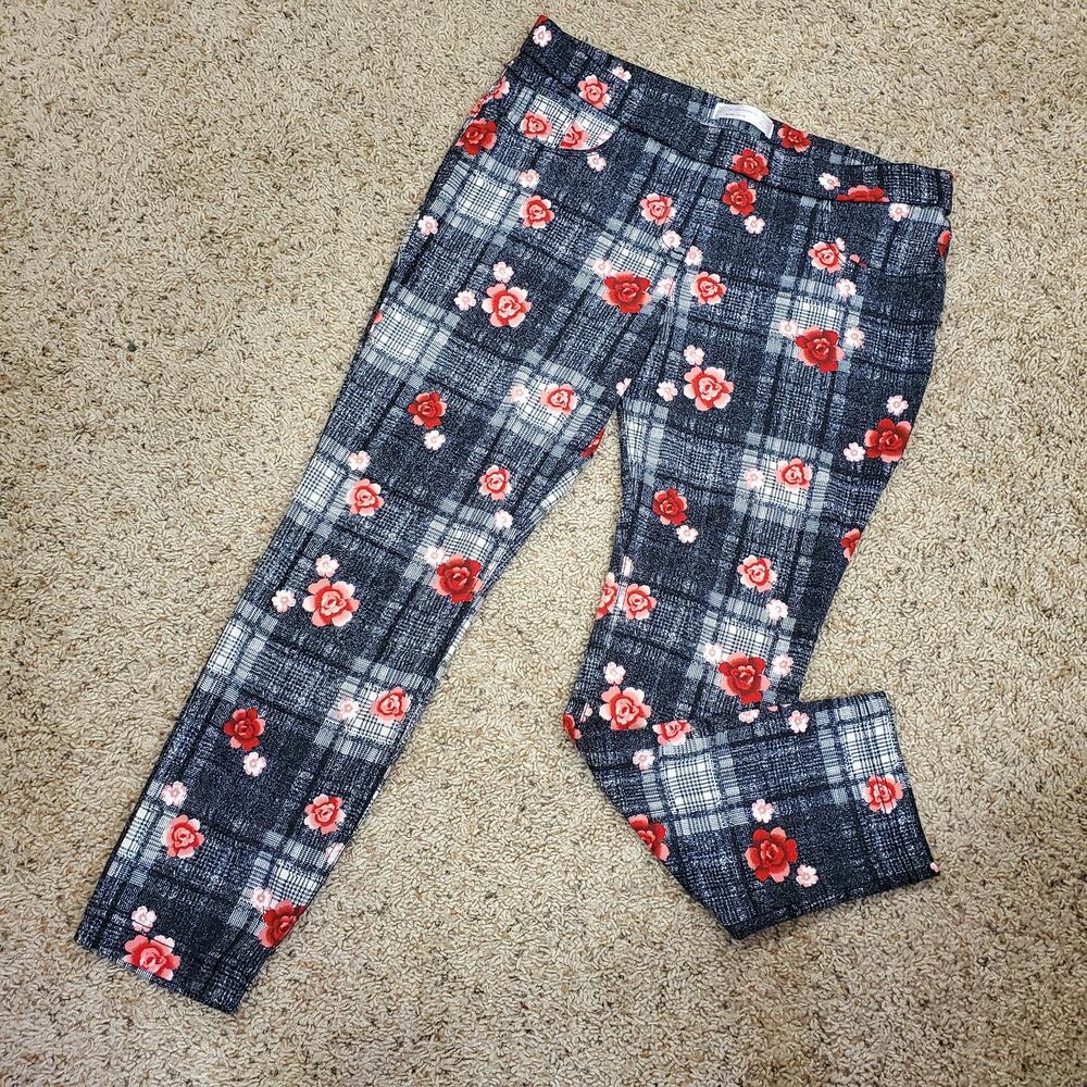 No Boundaries XL Black Plaid Floral Stretch Pants - Trendy & Versatile Design